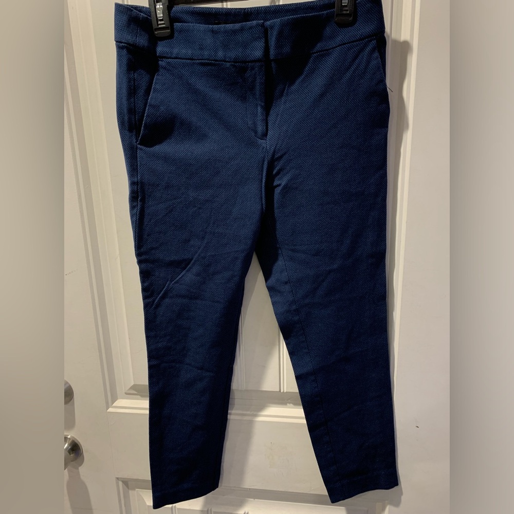 LOFT brand skinny capri slacks/ size 6